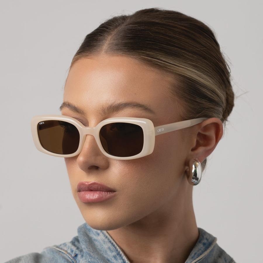 Daisy - Frosted Ivory/Brown - Image 3